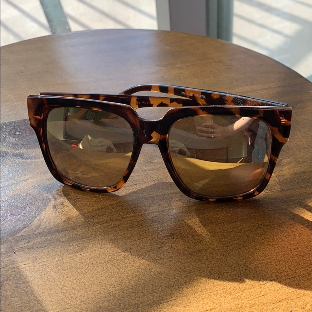 QUAY Australia On the Prowl